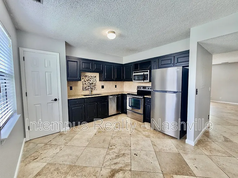 737 Fox Ridge Dr — Photo 7