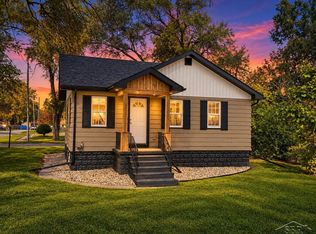 2855 Tatham Rd, Saginaw, MI 48601