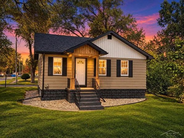 2855 Tatham Rd, Saginaw, MI 48601