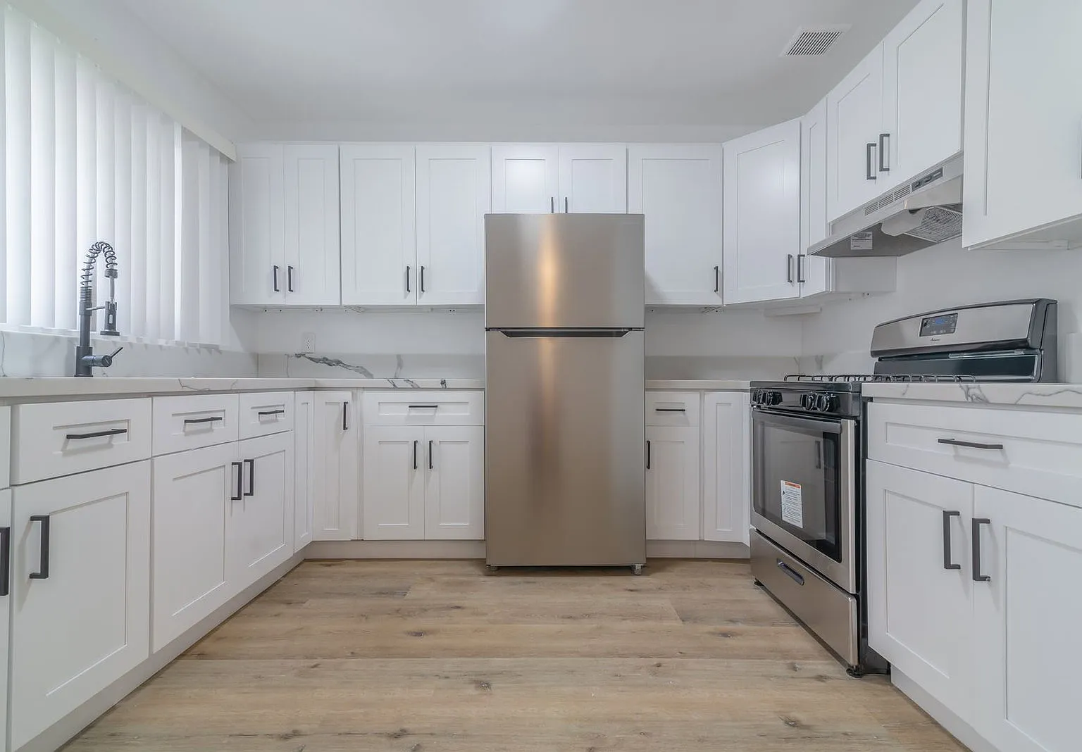 2 bed, 1.5 bath, 825 sqft, $2,026 — Photo 1