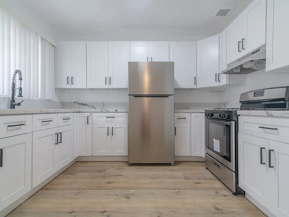 3940 Nicolet Ave #14A