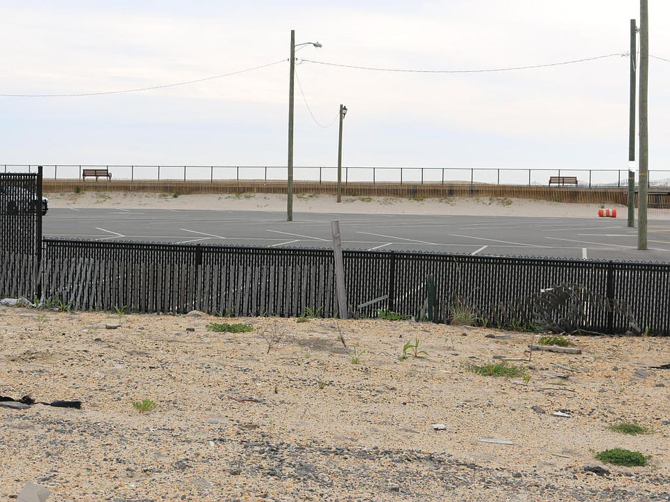 2nd image of 6 3rd Ave