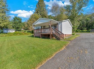 416 School St, Quinwood, WV 25981