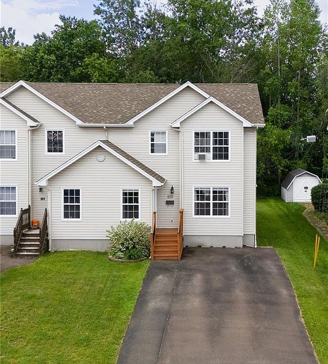 1st image of 101 Merlot Cres
