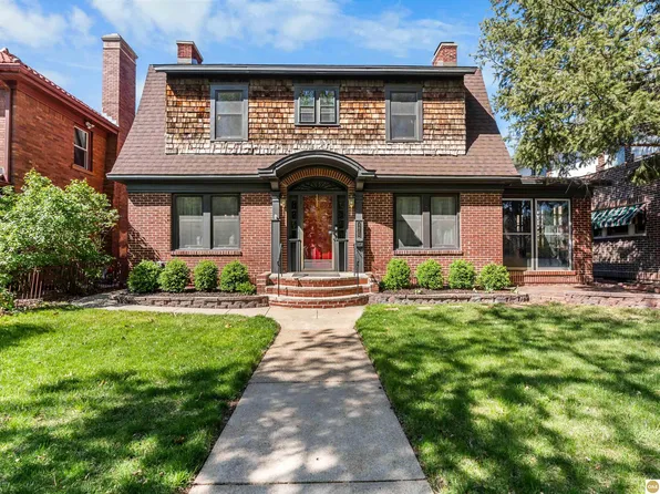 3820 Cass St, Omaha, NE 68131