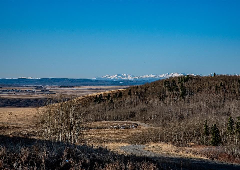 1st image of 260100 Glenbow Rd