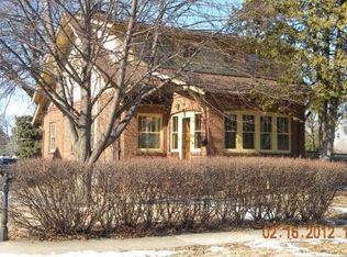 6 Grove St SW, Hutchinson, MN 55350