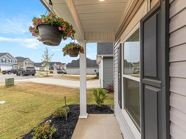 975 Newburn Dr — Photo 10