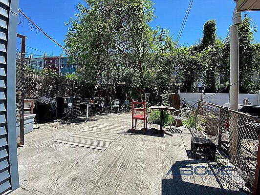 2nd image of 1258 Jefferson Ave #3