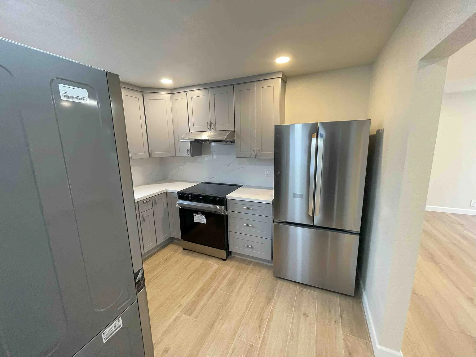 180 E Hedding St — Photo 2