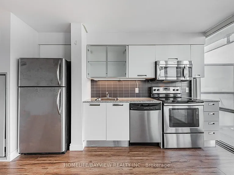 38 Grenville St #2405 — Photo 10