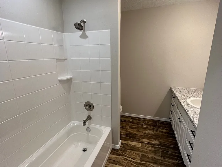 309 Stadium Dr — Photo 8