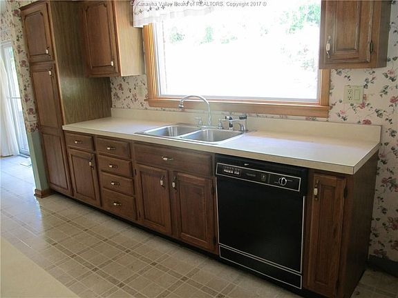 3rd image of 3611 Naylor Dr