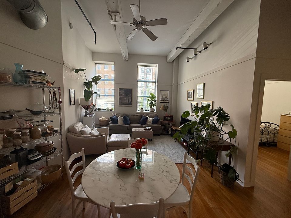 1st image of 1010 Jefferson St #105