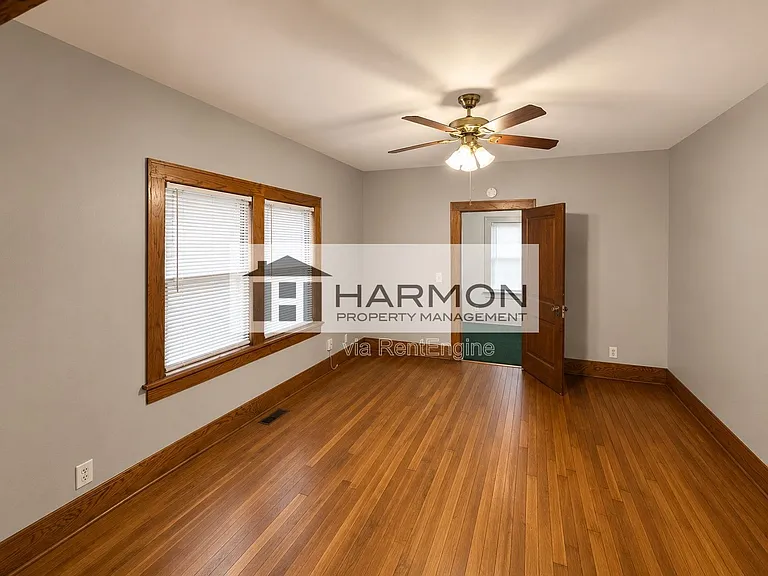 4612 S Seneca St — Photo 6