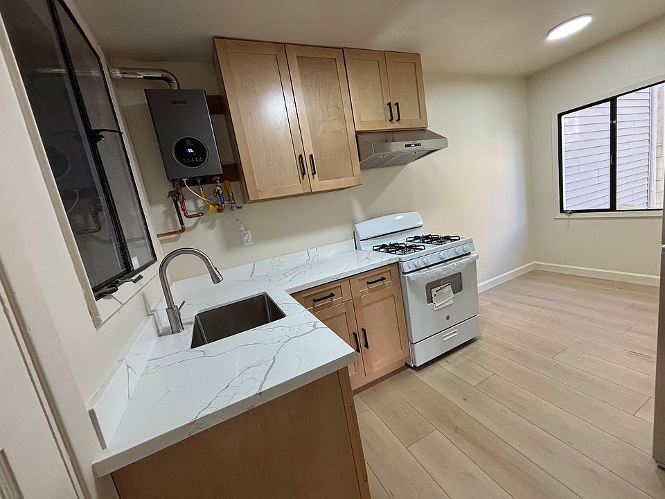 1st image of 15 Juri St #15