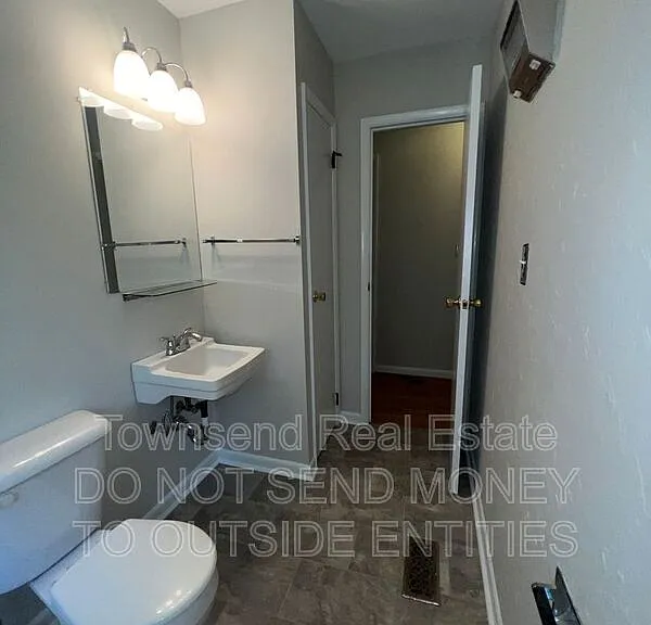 2904 Collingwood St — Photo 13