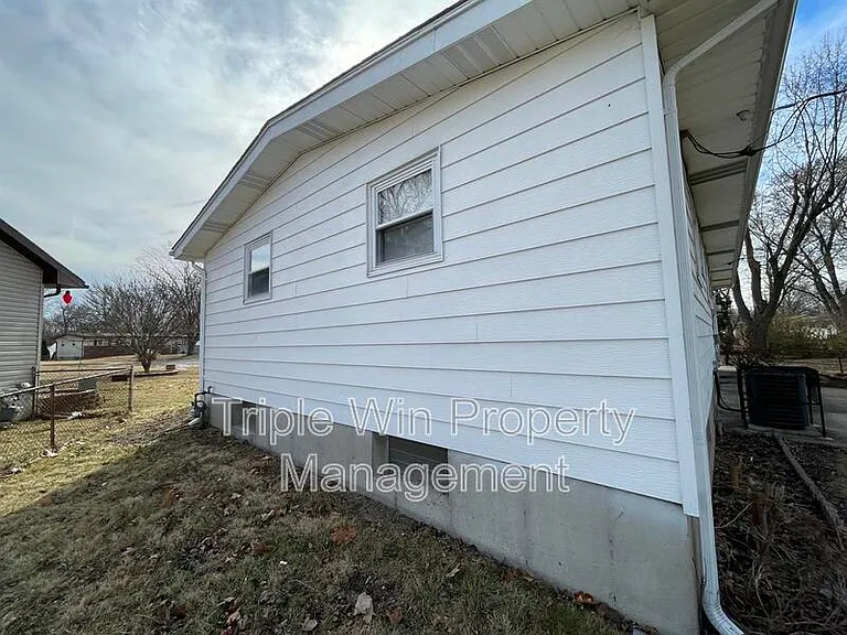 1895 Curtis Ct — Photo 5