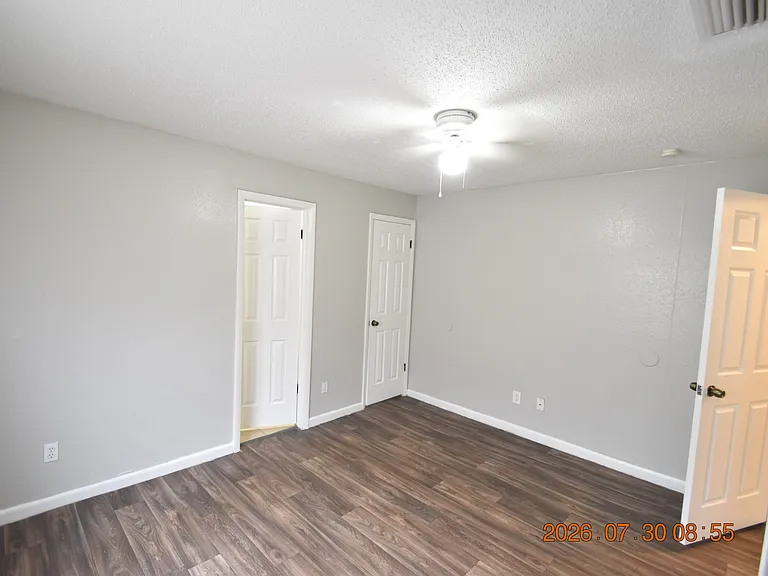 12203 N 9th St — Photo 16