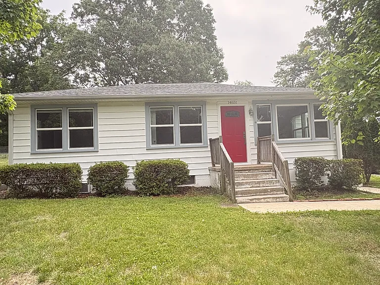 14651 Pratt St — Photo 1