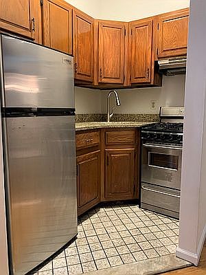 5th image of 100 W 87th St APT 1A