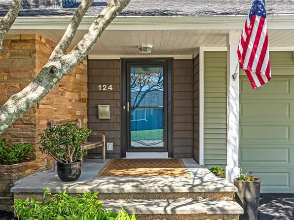 124 Paine Ave, Cranston, RI 02910