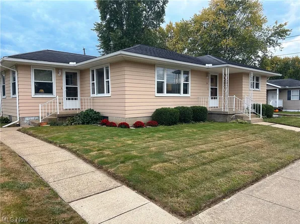 24 W 9th St, Dresden, OH 43821