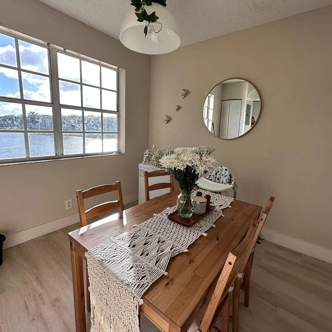 3 bed, 2.0 bath, 1125 sqft, $2,600 — Photo 4