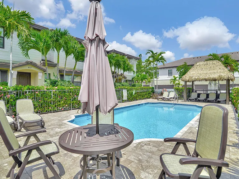 861 S Ocean Blvd — Photo 37