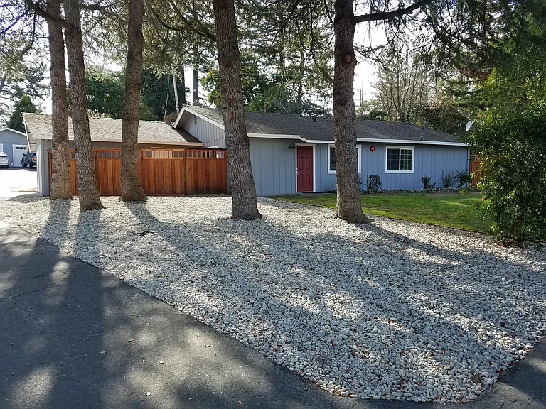388 E School St #388 — Photo 8