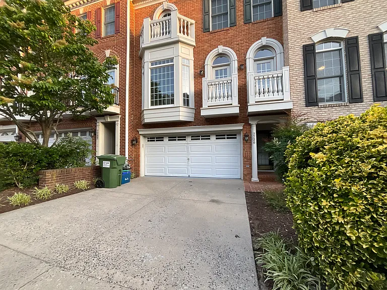 7720 Spoleto Ln — Photo 4