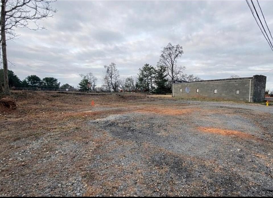 2nd image of 300 E Dalton Rd
