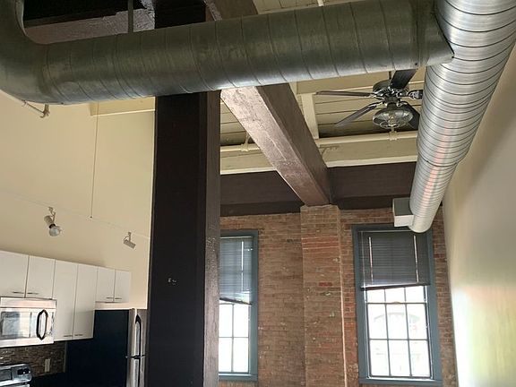 4th image of 1900 Superior Ave E #335