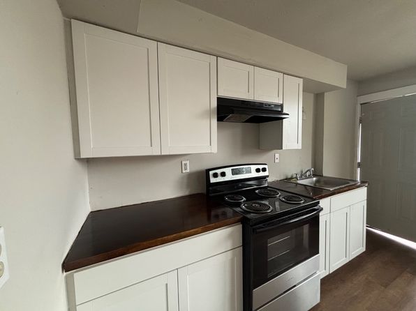 656 Dr Martin Luther King Jr Blvd #4