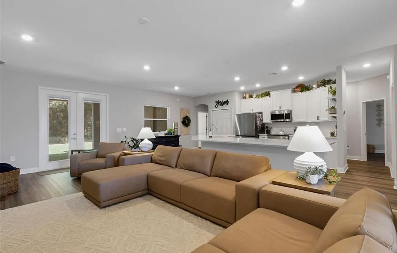 5 bed, 2956 sqft, $3,650 — Photo 1