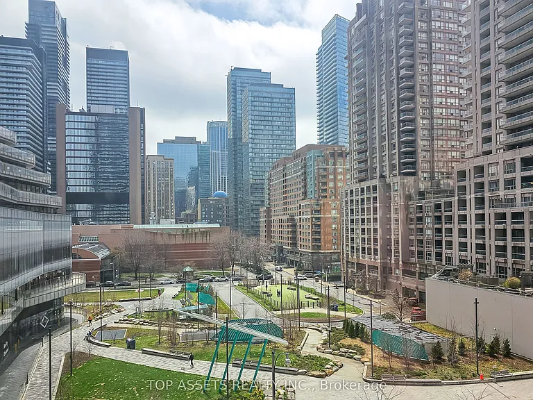 24 Wellesley St W #614 — Photo 37