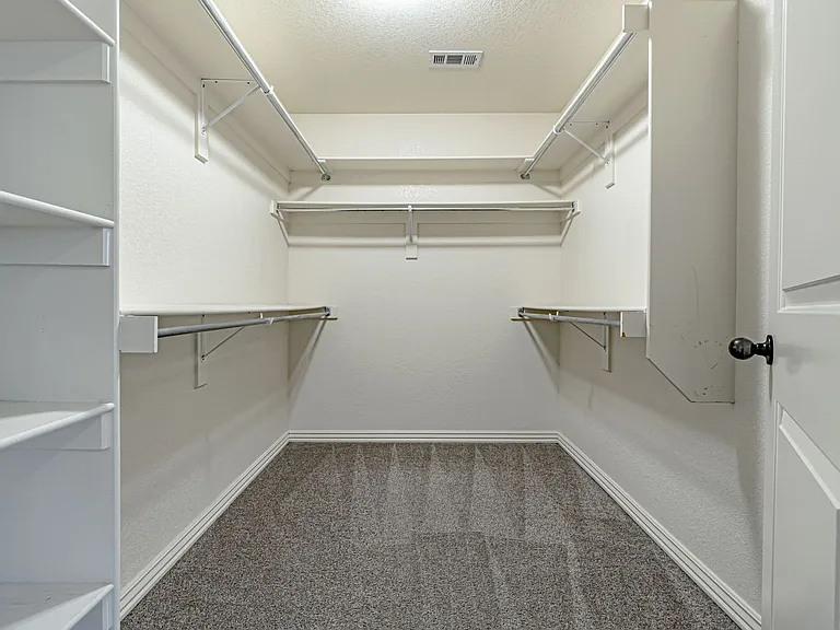 926 Kensington Dr — Photo 10