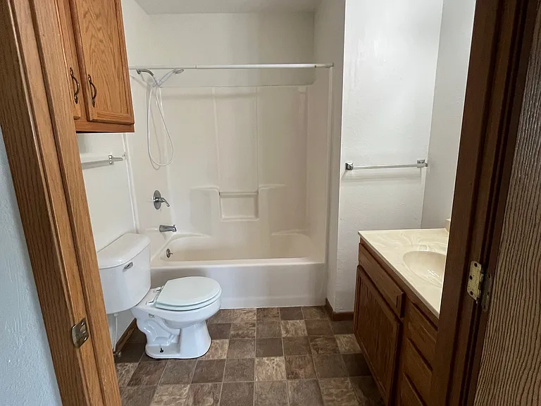 921-931 N Larson St #921 — Photo 10