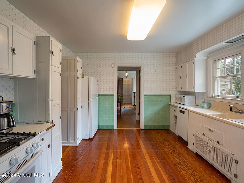 5th image of 7 Alder Avenue