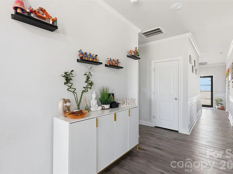 1136 Ashe Meadow Dr — Photo 1