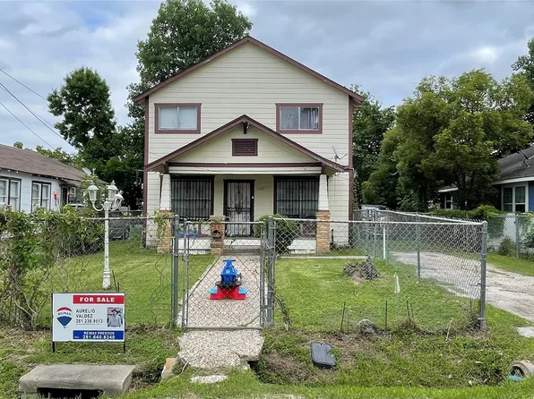 4010 Beggs St, Houston, TX 77009