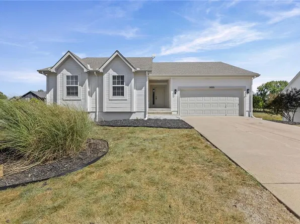 1455 Starbrooke Dr, Louisburg, KS 66053