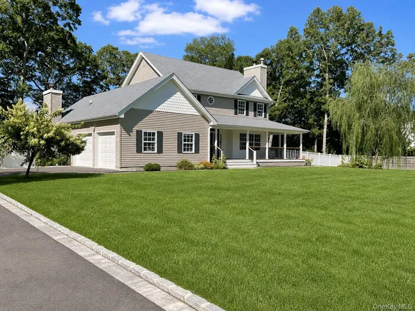 7 Sander Court, Middle Island, NY 11953