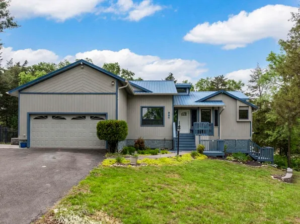 997 Lake Ridge Dr, Dandridge, TN 37725