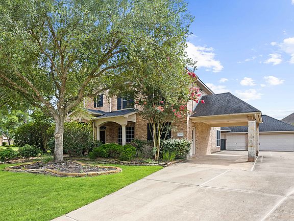 03-10311 Pitcataway Dr - 03_11zon_08182025