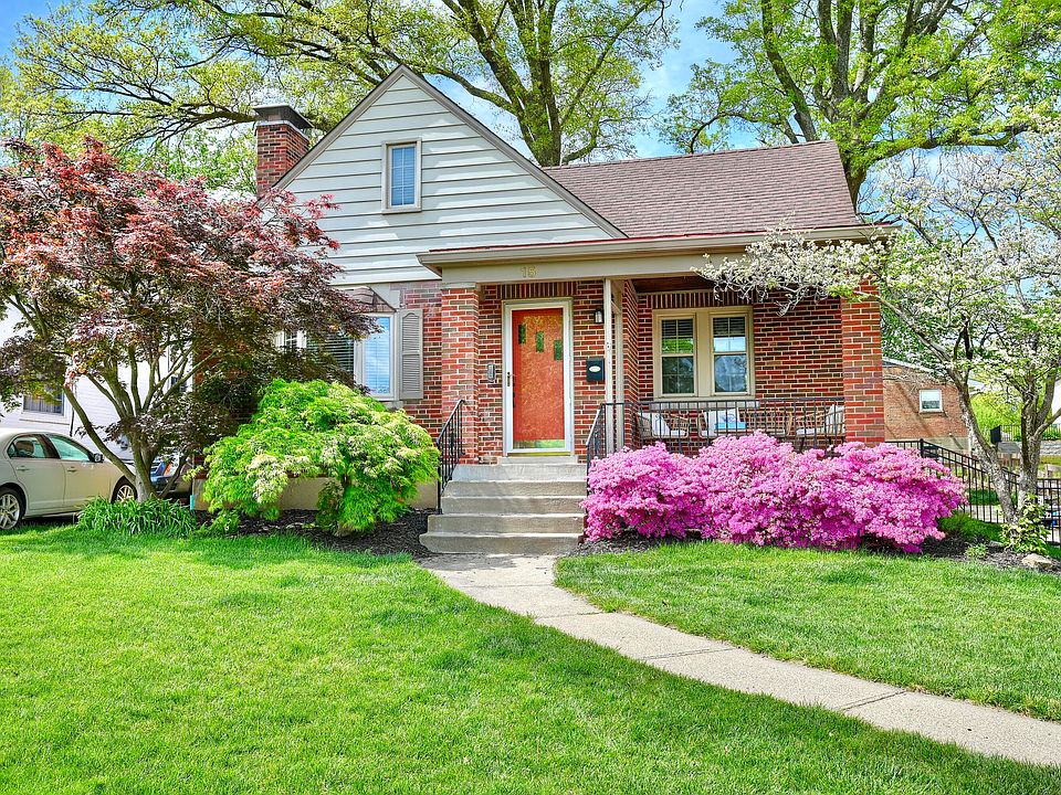 1st image of 15 Oxford Dr