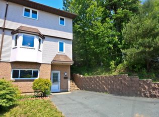 34 Collins Grv, Dartmouth, NS B2W4E6