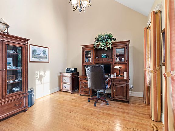 5th image of 108 Bellagio Dr