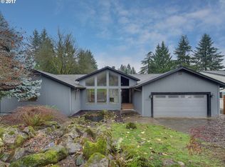 2401 NE Parkview Dr, Vancouver, WA