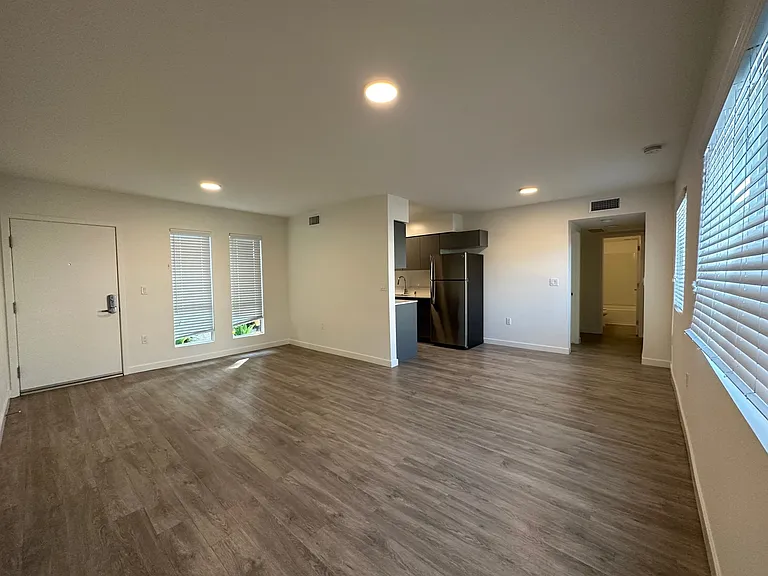 2716 S La Brea Ave #2 — Photo 6